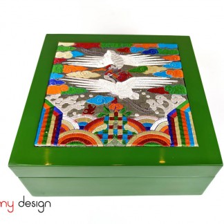 Square lacquer box with phoenix embroidery cap